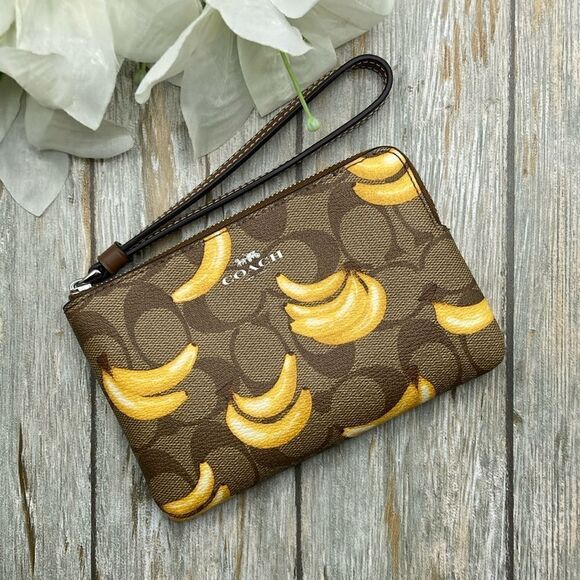 Limited Corner Zip Wristlet Signature Canvas With Banana Print Bag Purse Wallet - Picture 3 of 10